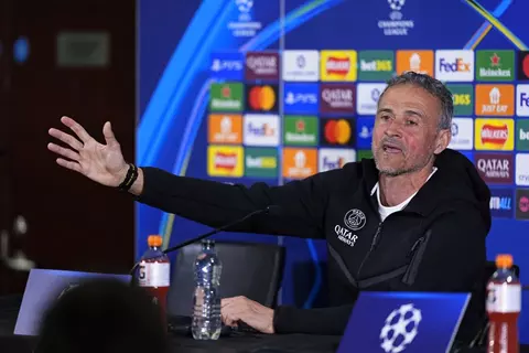 إنريكي: مستعدون لمباراة الإياب أمام تشيلسي.. وهدفنا السيطرة على اللقاء